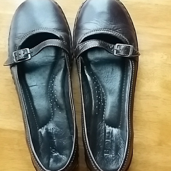 born shoes price